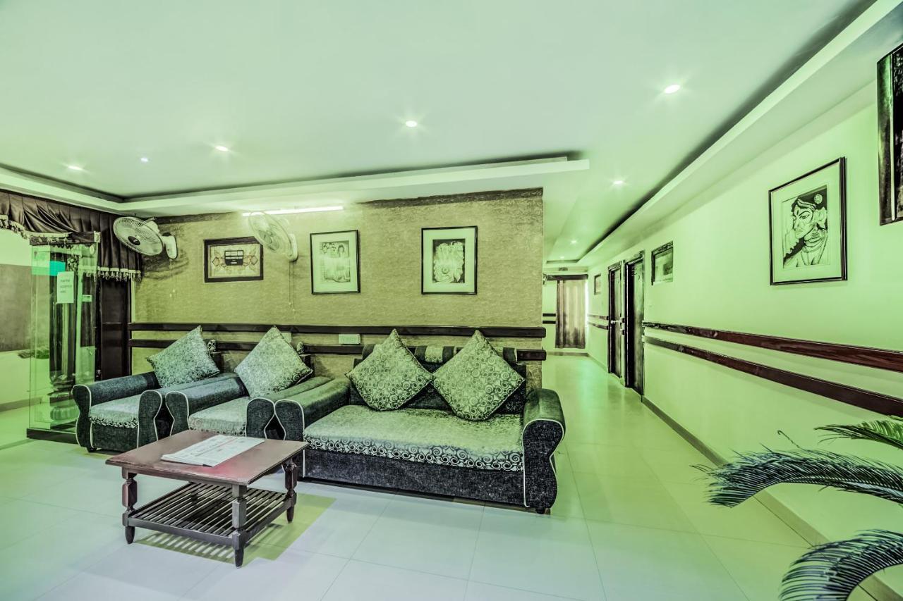 Oyo 33504 Hotel Ananda Inn Hyderabad Exteriör bild