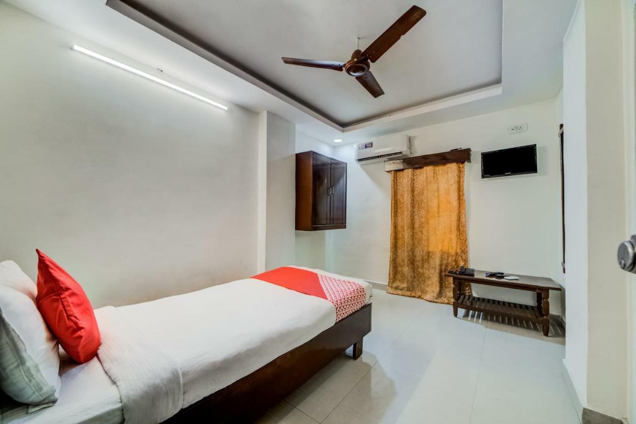 Oyo 33504 Hotel Ananda Inn Hyderabad Exteriör bild